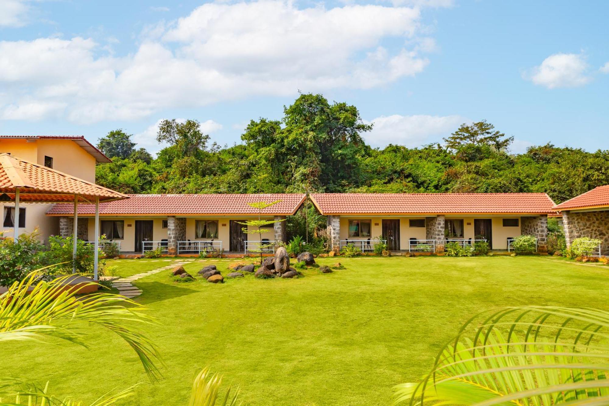 Casa Amora Lonavala Bagian luar foto